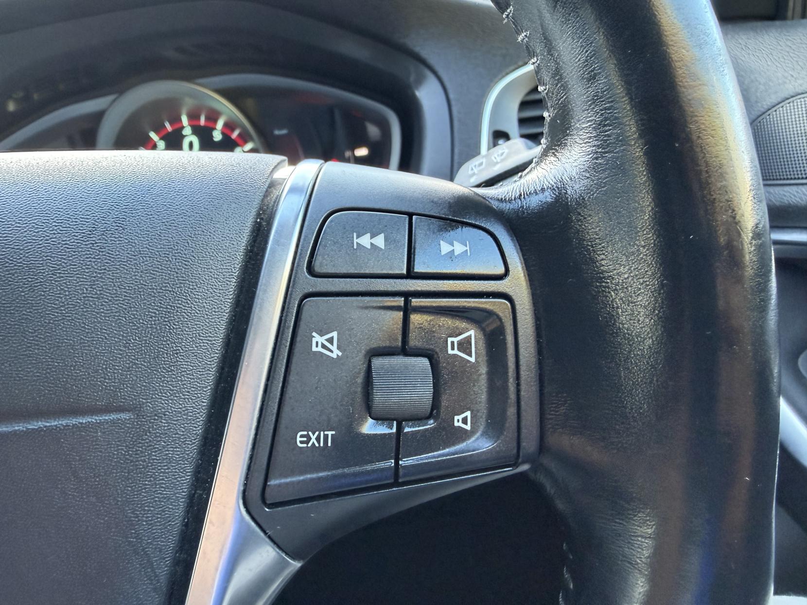 Volvo V40 1.6 T4 SE Hatchback 5dr Petrol Powershift Euro 5 (s/s) (180 ps)