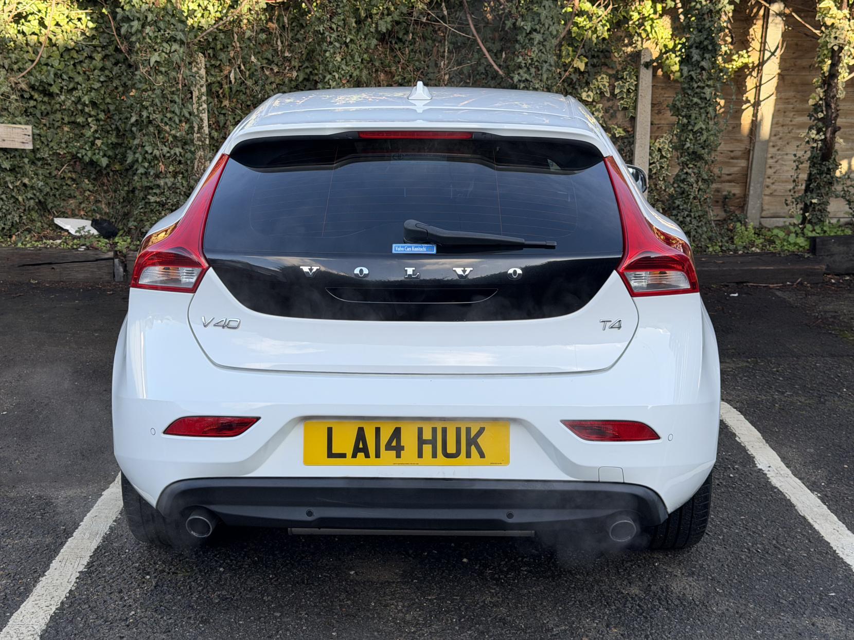 Volvo V40 1.6 T4 SE Hatchback 5dr Petrol Powershift Euro 5 (s/s) (180 ps)