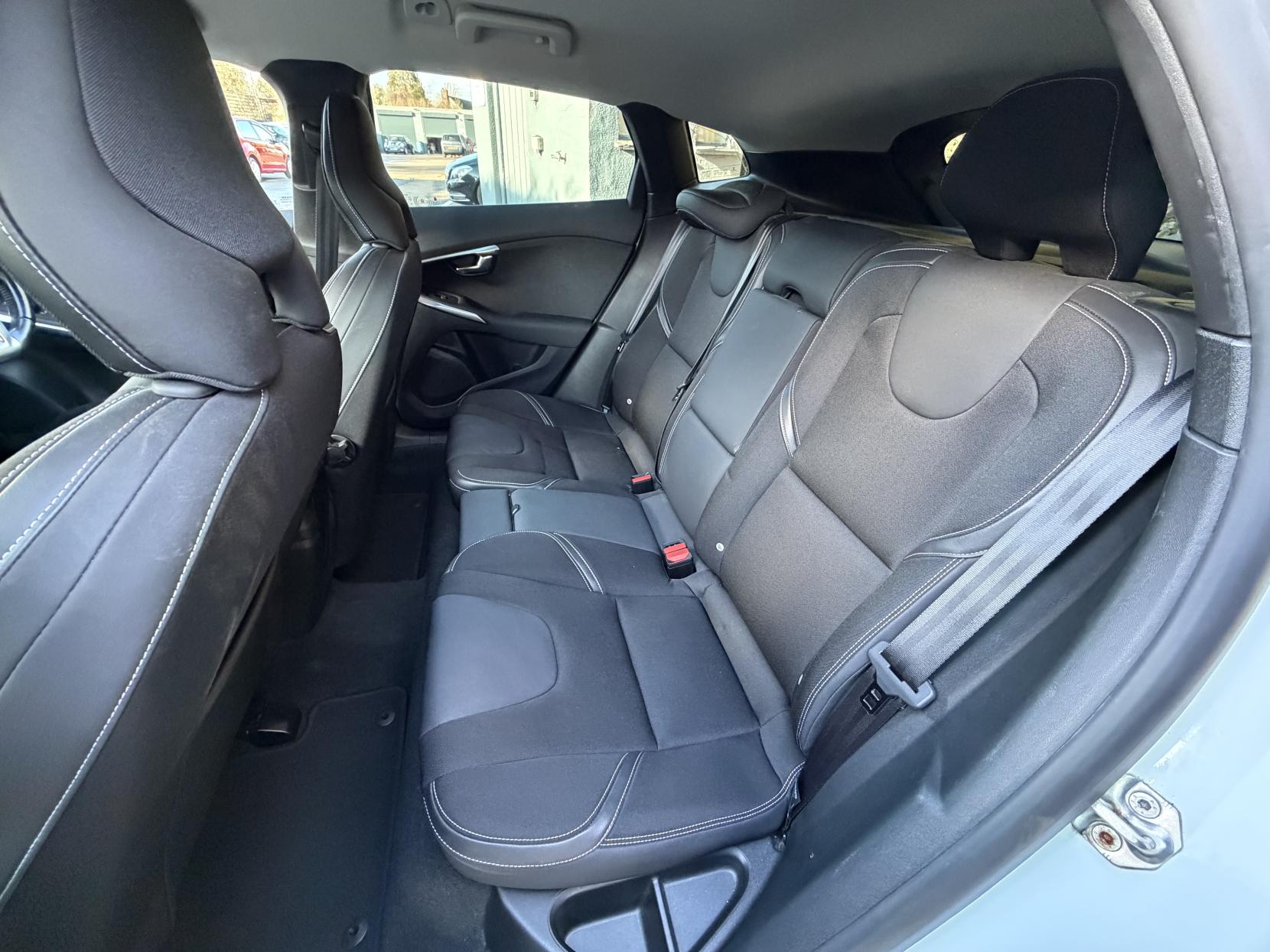 Volvo V40 1.6 T4 SE Hatchback 5dr Petrol Powershift Euro 5 (s/s) (180 ps)