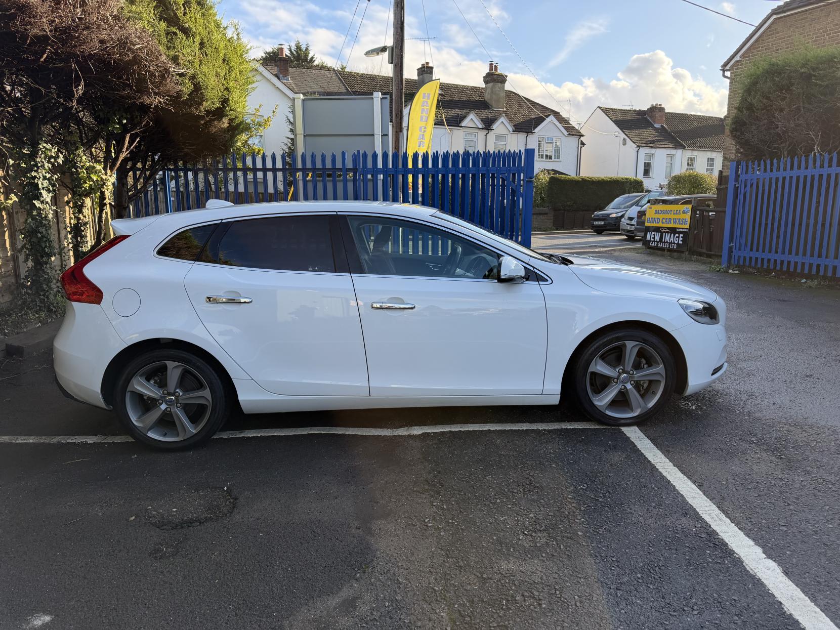 Volvo V40 1.6 T4 SE Hatchback 5dr Petrol Powershift Euro 5 (s/s) (180 ps)