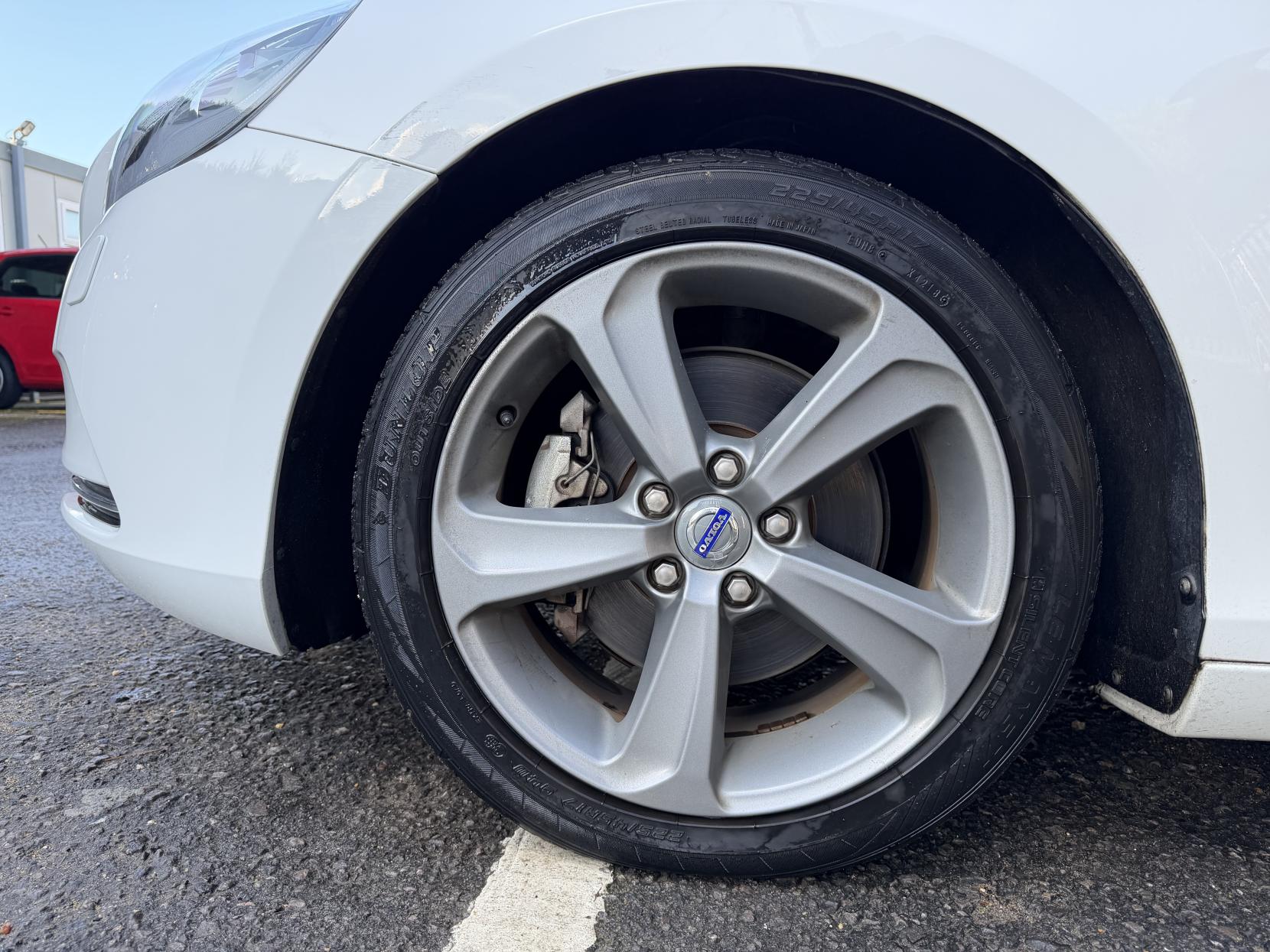 Volvo V40 1.6 T4 SE Hatchback 5dr Petrol Powershift Euro 5 (s/s) (180 ps)