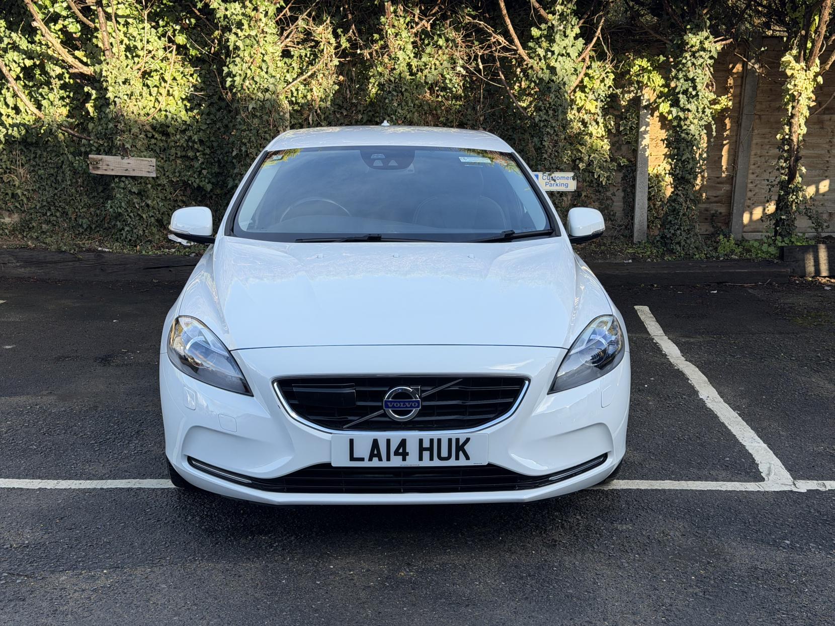 Volvo V40 1.6 T4 SE Hatchback 5dr Petrol Powershift Euro 5 (s/s) (180 ps)