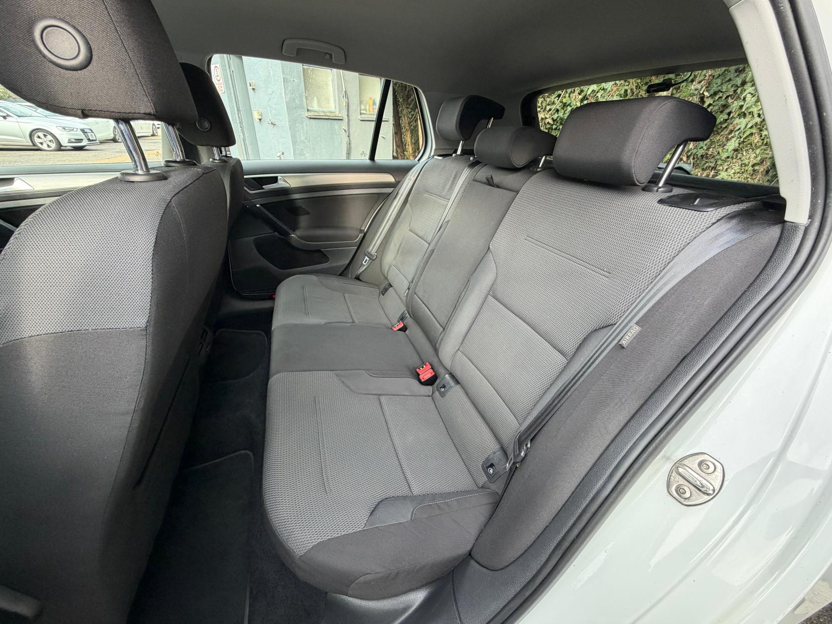 Volkswagen Golf 1.2 TSI BlueMotion Tech S Hatchback 5dr Petrol DSG Euro 5 (s/s) (105 ps)