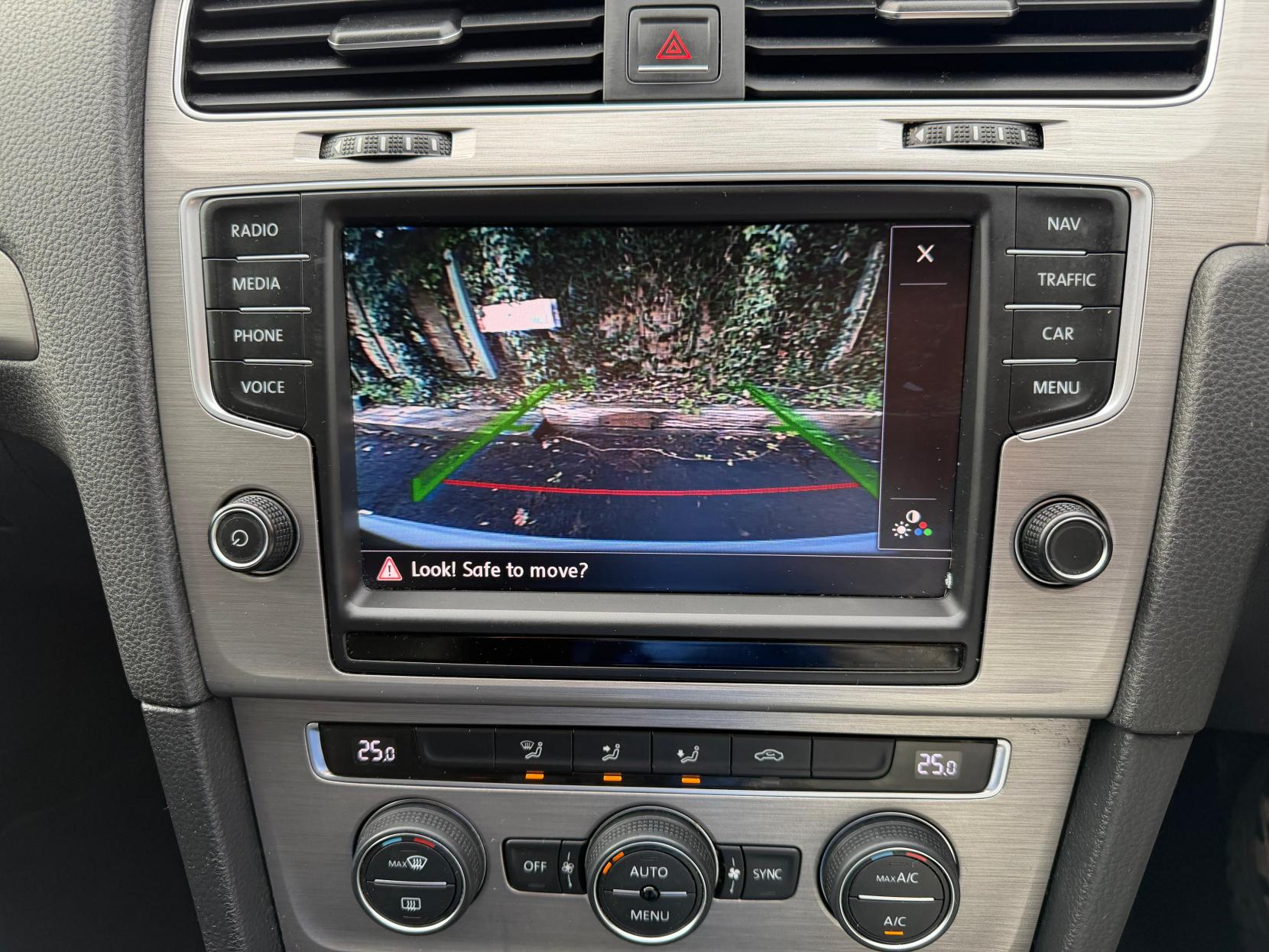 Volkswagen Golf 1.2 TSI BlueMotion Tech S Hatchback 5dr Petrol DSG Euro 5 (s/s) (105 ps)