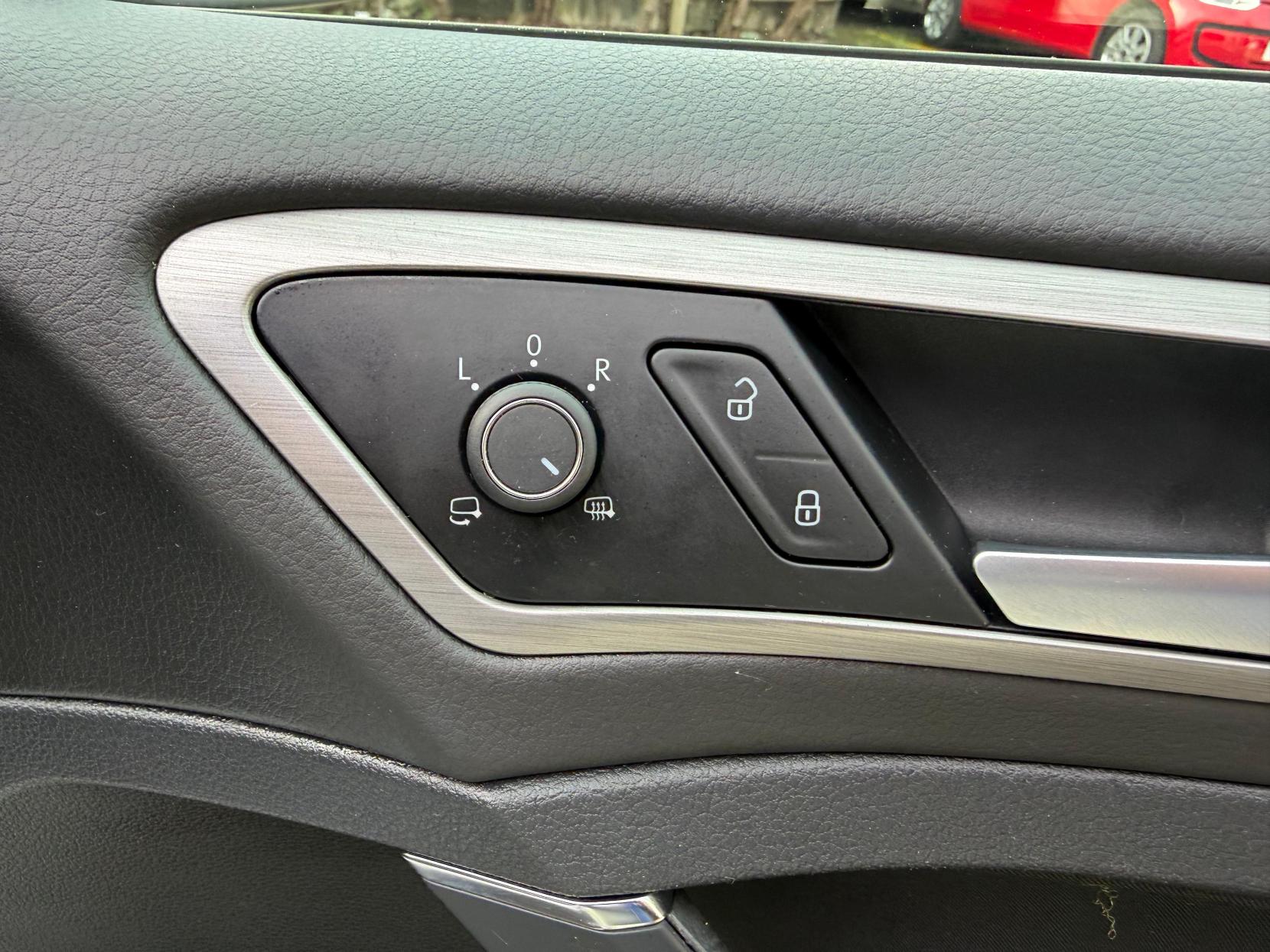 Volkswagen Golf 1.2 TSI BlueMotion Tech S Hatchback 5dr Petrol DSG Euro 5 (s/s) (105 ps)