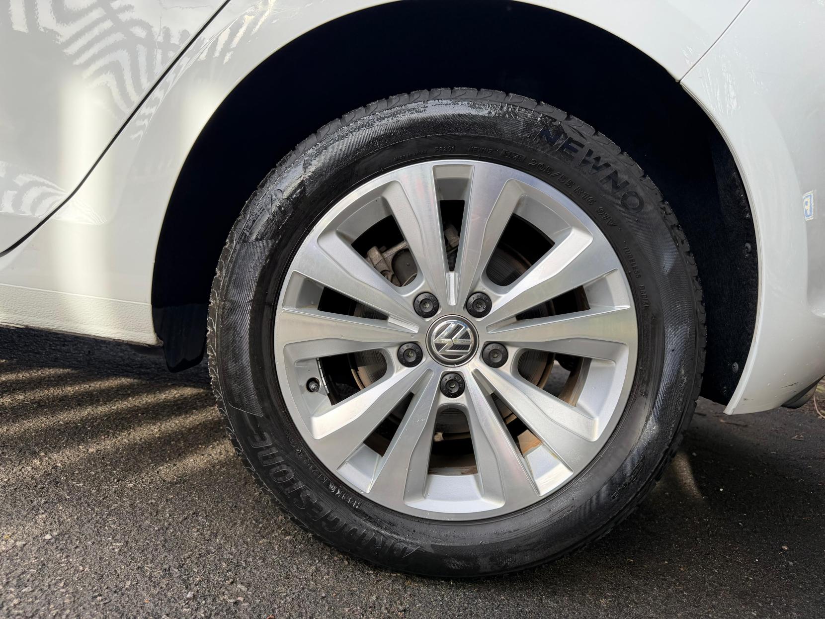 Volkswagen Golf 1.2 TSI BlueMotion Tech S Hatchback 5dr Petrol DSG Euro 5 (s/s) (105 ps)