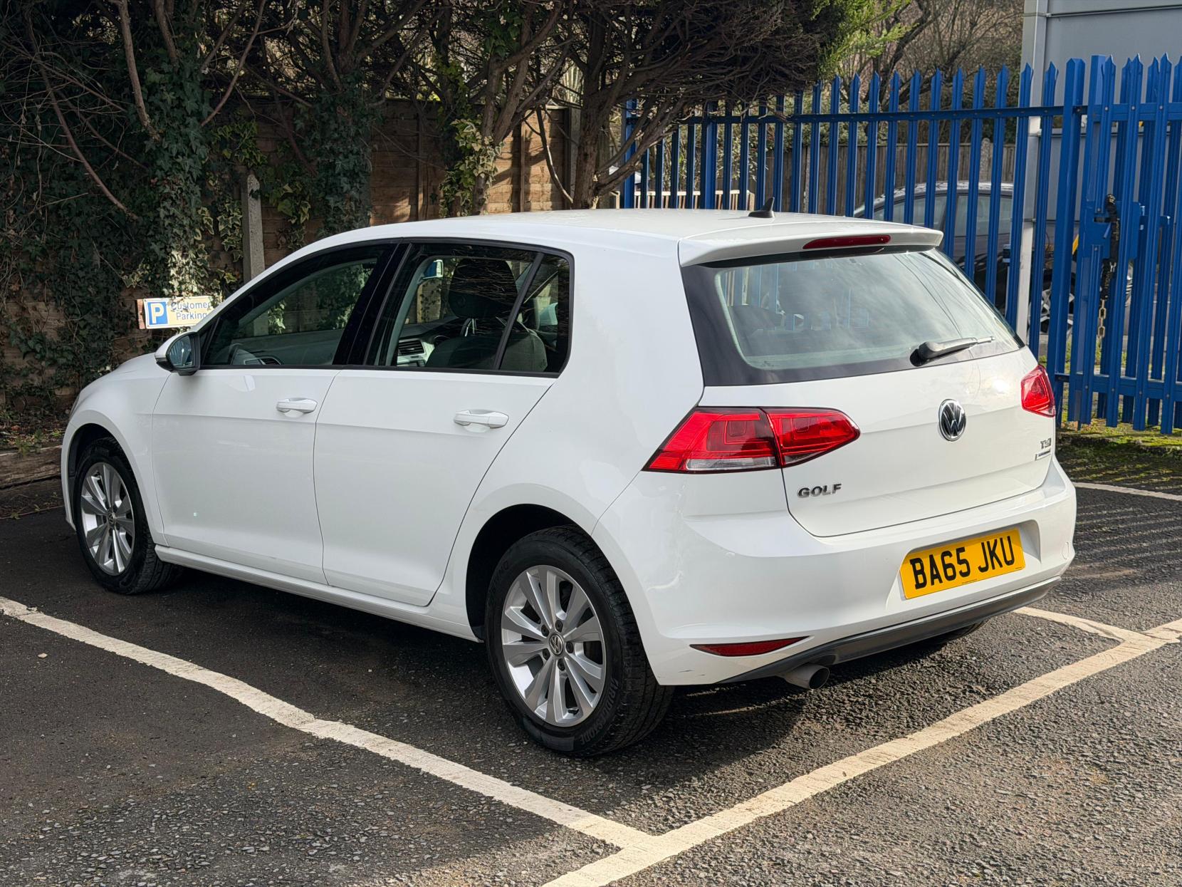 Volkswagen Golf 1.2 TSI BlueMotion Tech S Hatchback 5dr Petrol DSG Euro 5 (s/s) (105 ps)