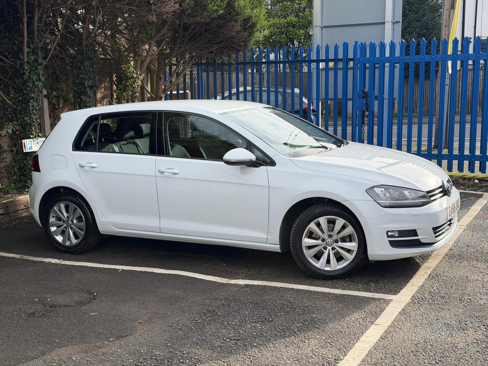 Volkswagen Golf 1.2 TSI BlueMotion Tech S Hatchback 5dr Petrol DSG Euro 5 (s/s) (105 ps)