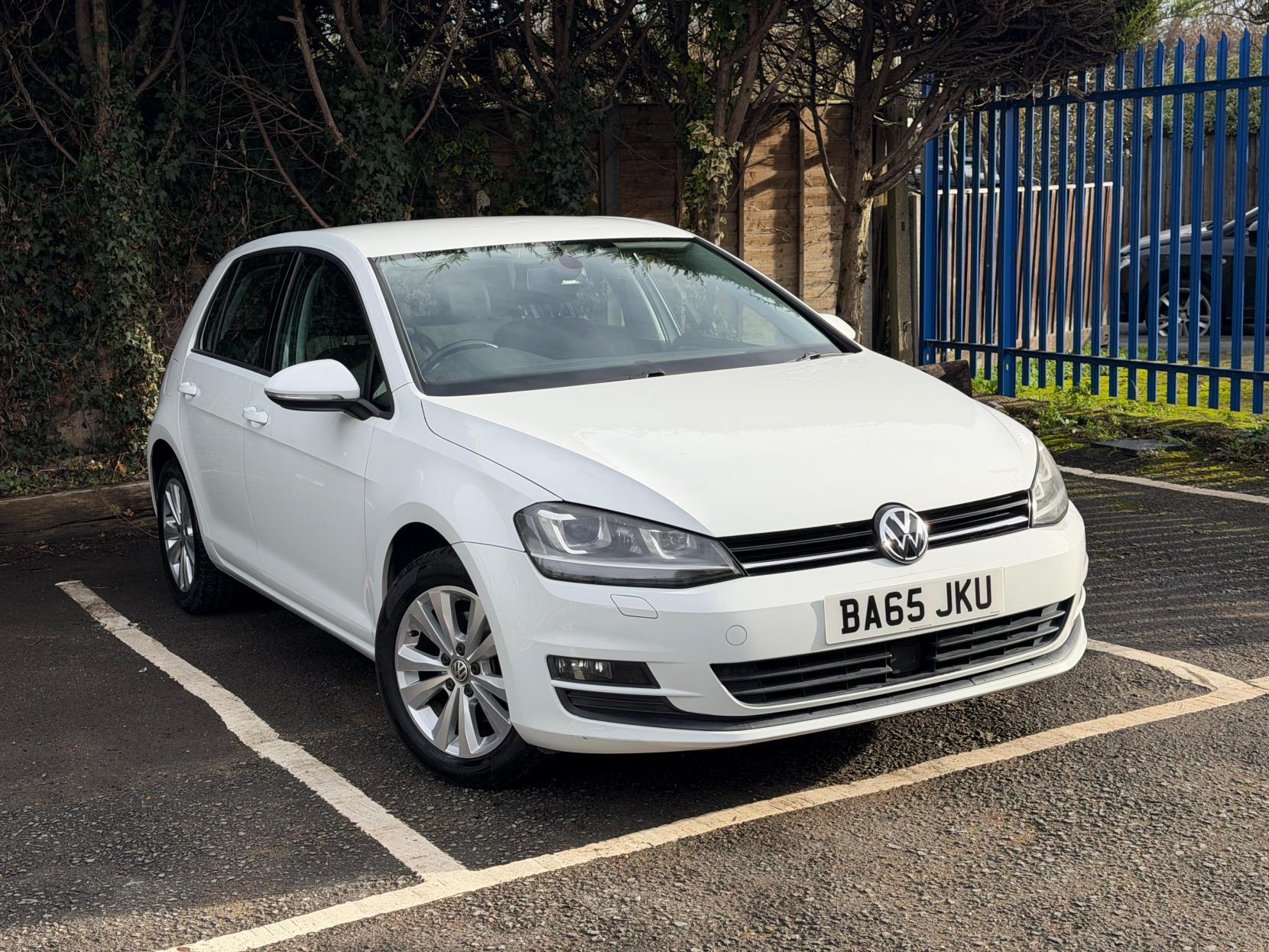 Volkswagen Golf 1.2 TSI BlueMotion Tech S Hatchback 5dr Petrol DSG Euro 5 (s/s) (105 ps)