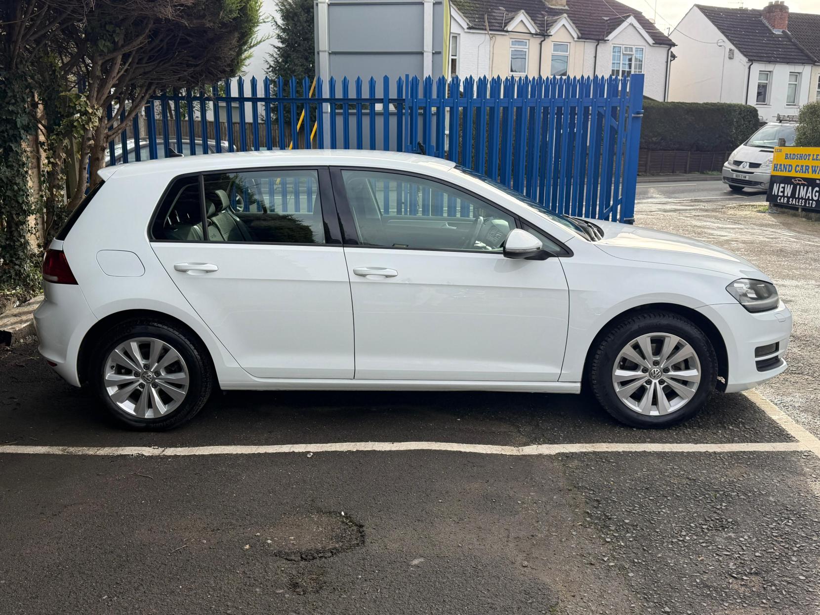 Volkswagen Golf 1.2 TSI BlueMotion Tech S Hatchback 5dr Petrol DSG Euro 5 (s/s) (105 ps)