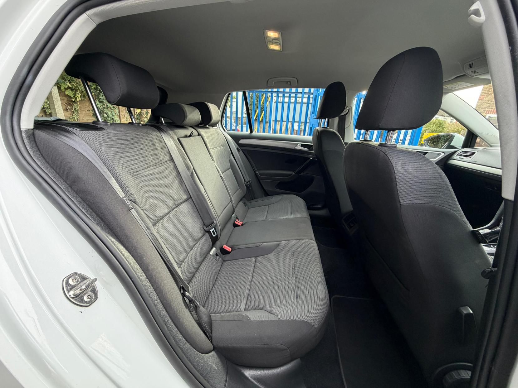 Volkswagen Golf 1.2 TSI BlueMotion Tech S Hatchback 5dr Petrol DSG Euro 5 (s/s) (105 ps)