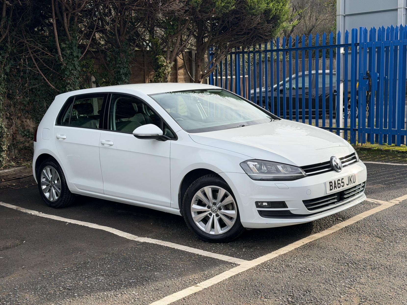 Volkswagen Golf 1.2 TSI BlueMotion Tech S Hatchback 5dr Petrol DSG Euro 5 (s/s) (105 ps)