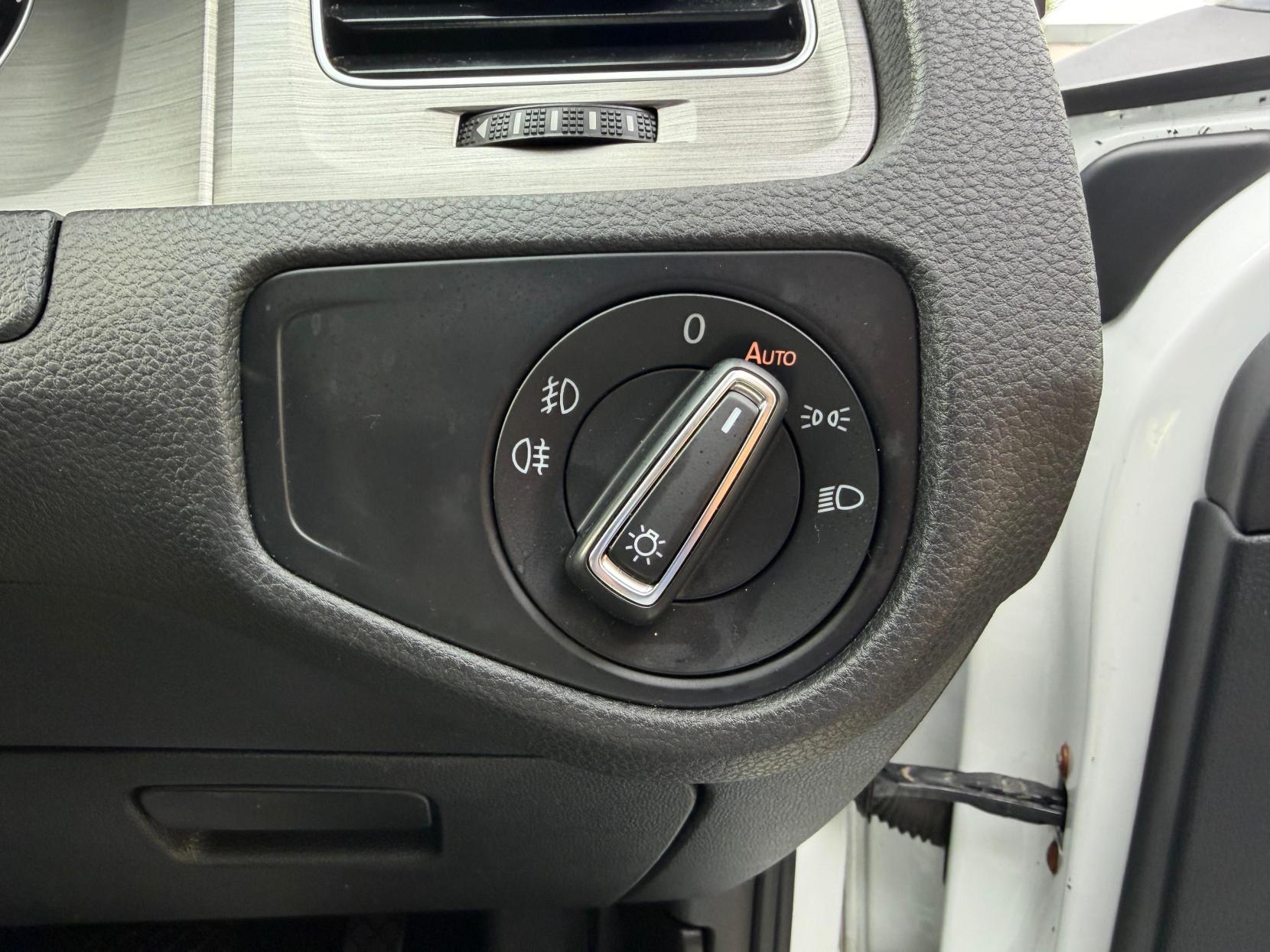 Volkswagen Golf 1.2 TSI BlueMotion Tech S Hatchback 5dr Petrol DSG Euro 5 (s/s) (105 ps)