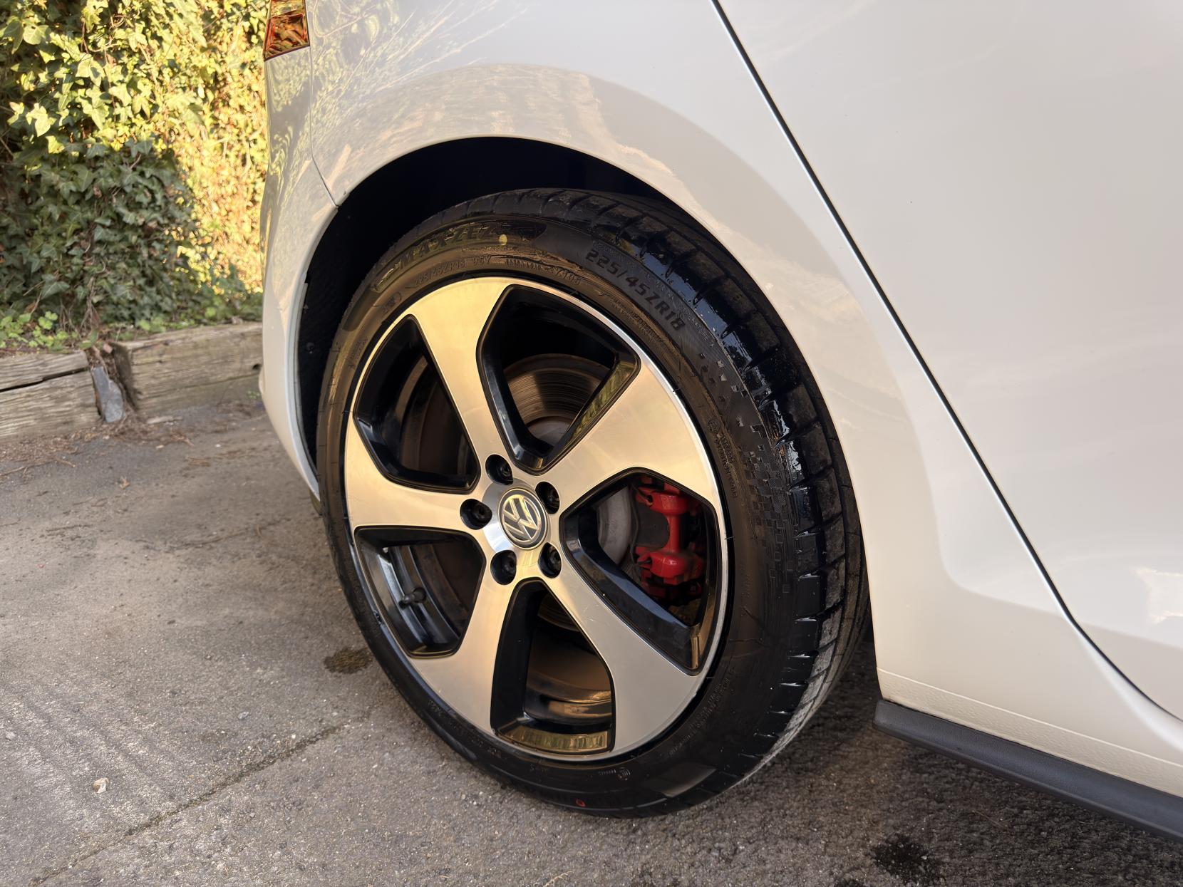 Volkswagen Golf 2.0 TSI BlueMotion Tech GTI Hatchback 5dr Petrol DSG Euro 6 (s/s) (230 ps)