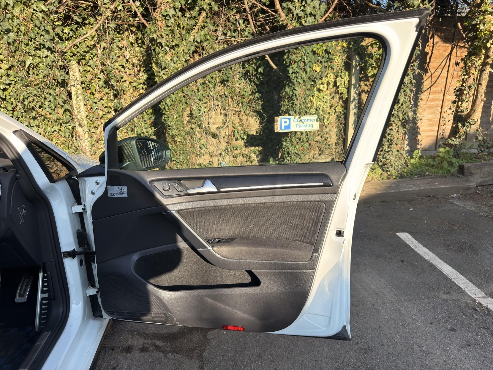 Volkswagen Golf 2.0 TSI BlueMotion Tech GTI Hatchback 5dr Petrol DSG Euro 6 (s/s) (230 ps)