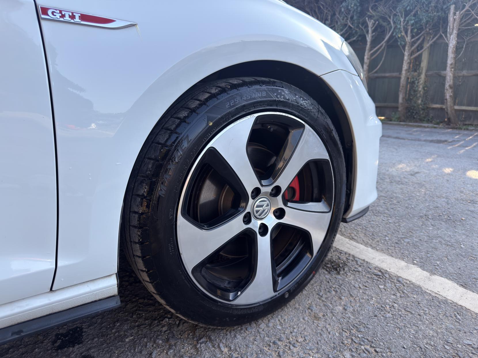 Volkswagen Golf 2.0 TSI BlueMotion Tech GTI Hatchback 5dr Petrol DSG Euro 6 (s/s) (230 ps)