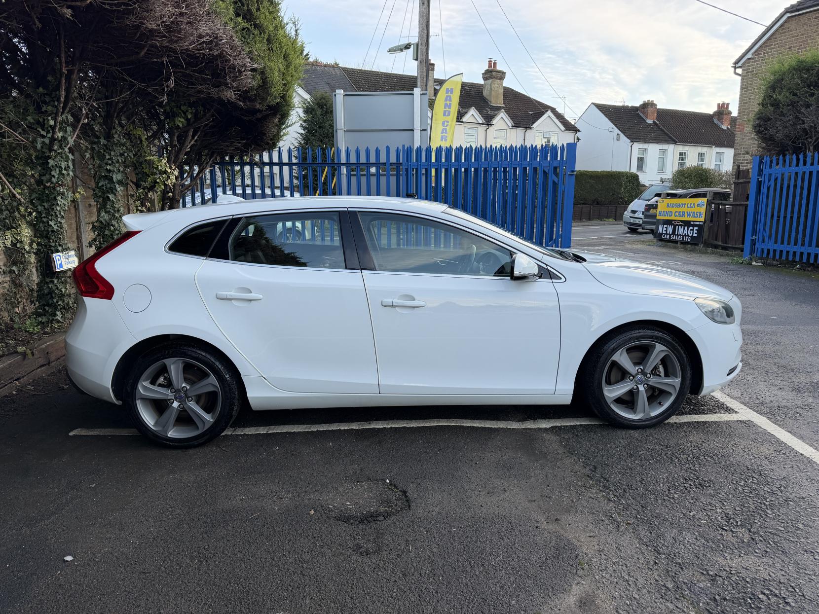 Volvo V40 1.6 T4 SE Hatchback 5dr Petrol Powershift Euro 5 (s/s) (180 ps)