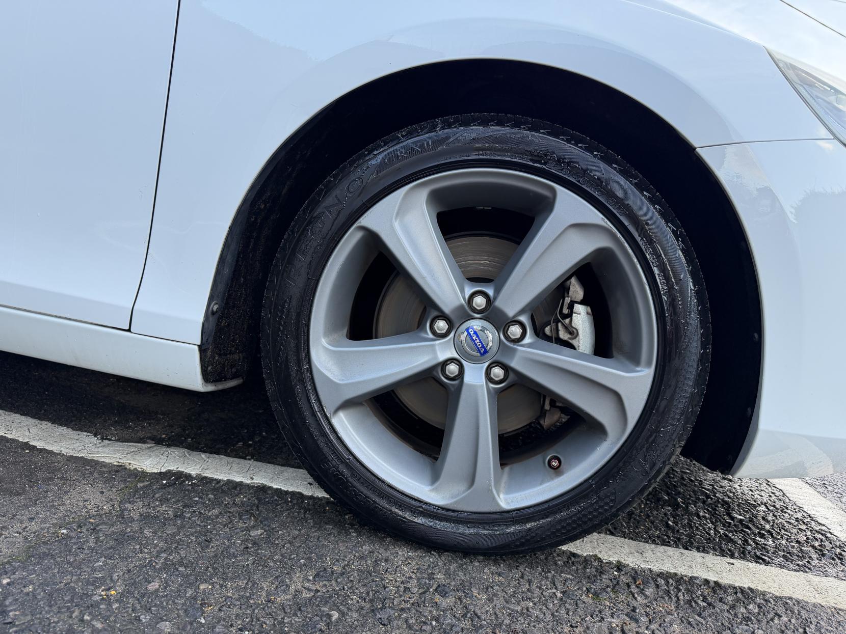 Volvo V40 1.6 T4 SE Hatchback 5dr Petrol Powershift Euro 5 (s/s) (180 ps)