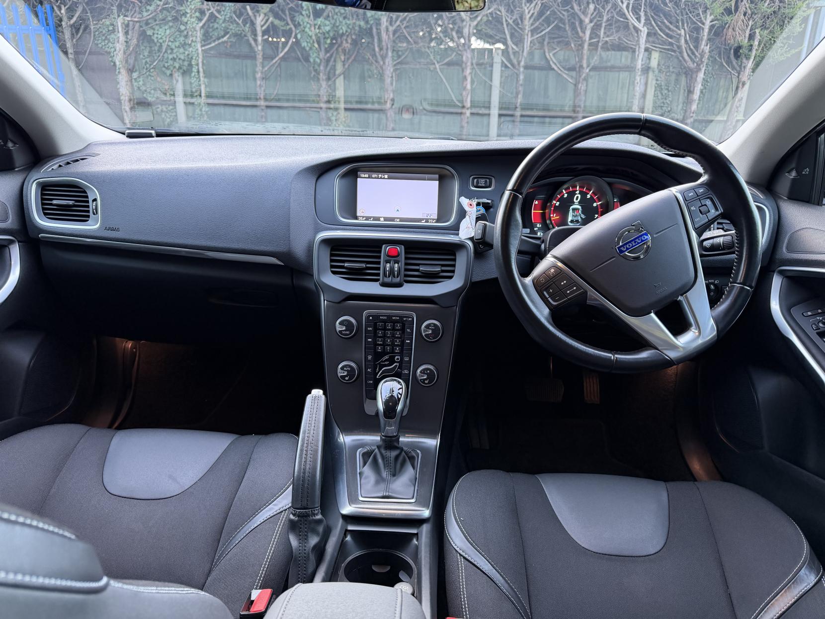 Volvo V40 1.6 T4 SE Hatchback 5dr Petrol Powershift Euro 5 (s/s) (180 ps)