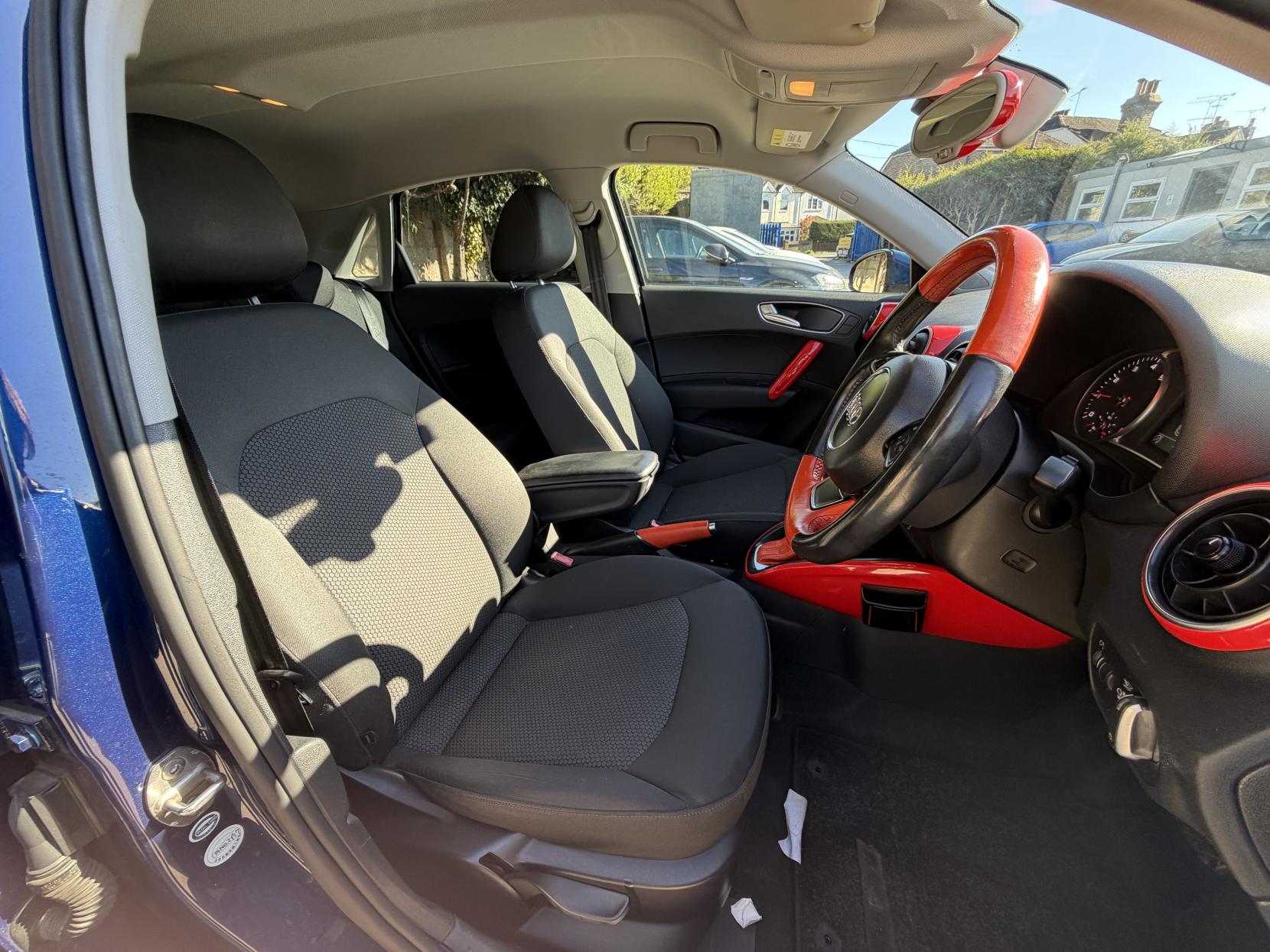 Audi A1 1.4 TFSI Sport Sportback 5dr Petrol S Tronic Euro 5 (s/s) (122 ps)