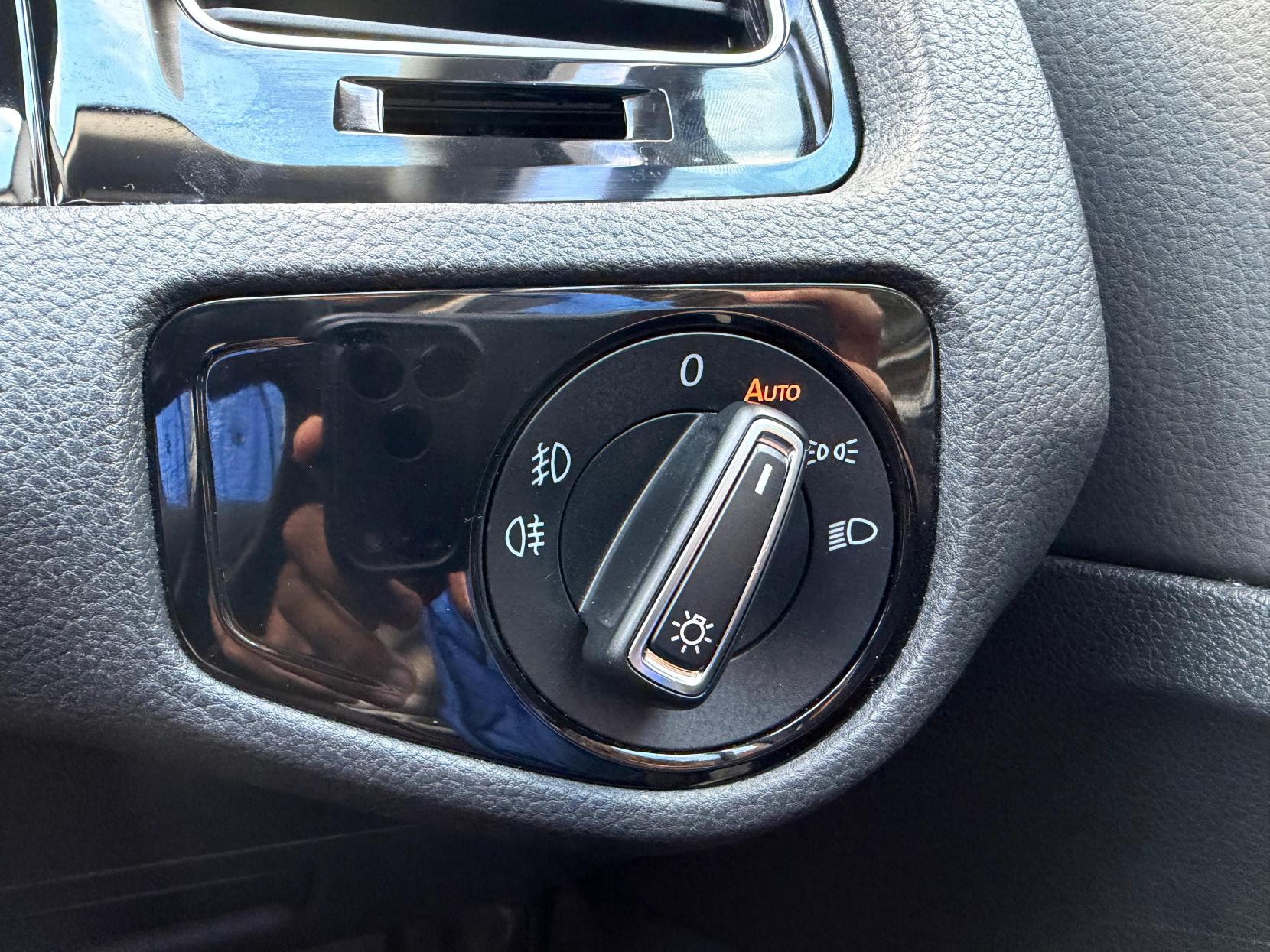 Volkswagen Golf 1.4 TSI BlueMotion Tech Match Hatchback 5dr Petrol DSG Euro 6 (s/s) (125 ps)