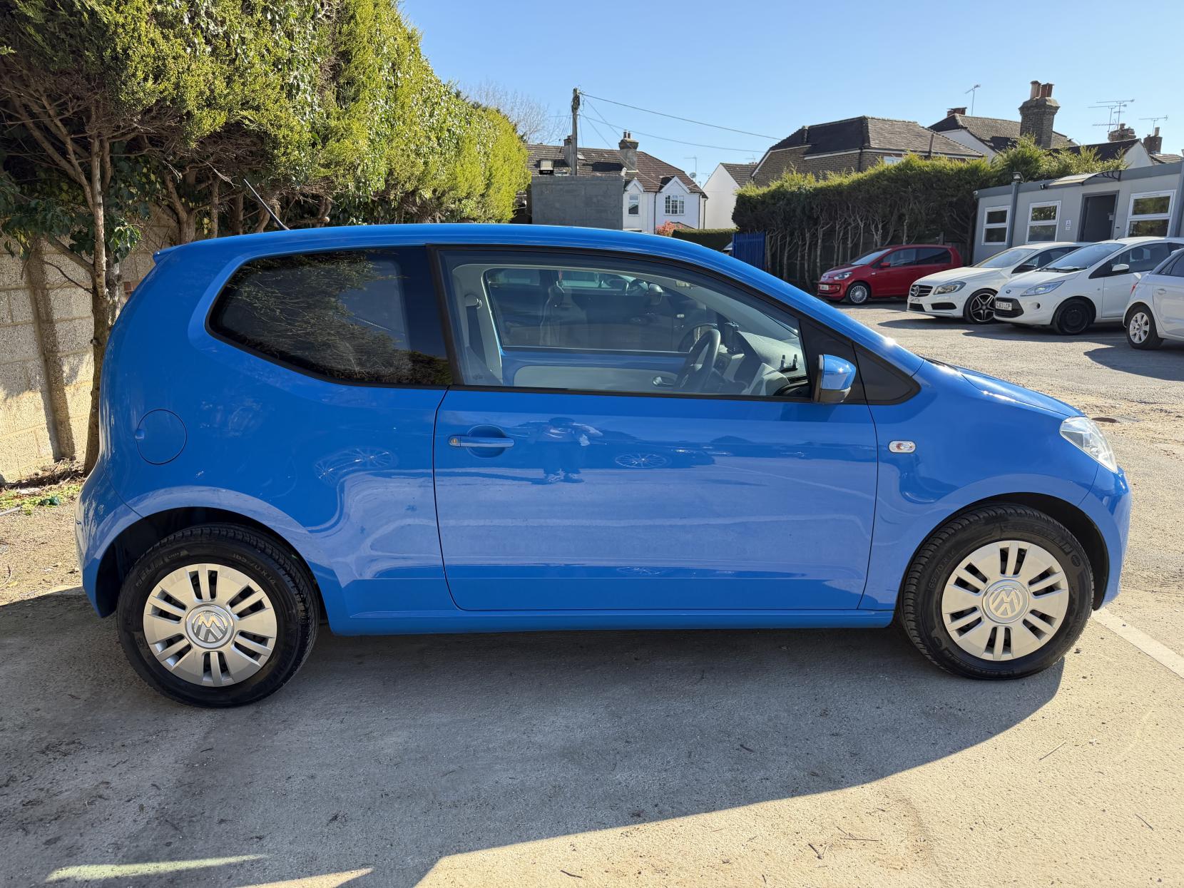 Volkswagen up! 1.0 Move up! Hatchback 3dr Petrol ASG Euro 6 (60 ps)