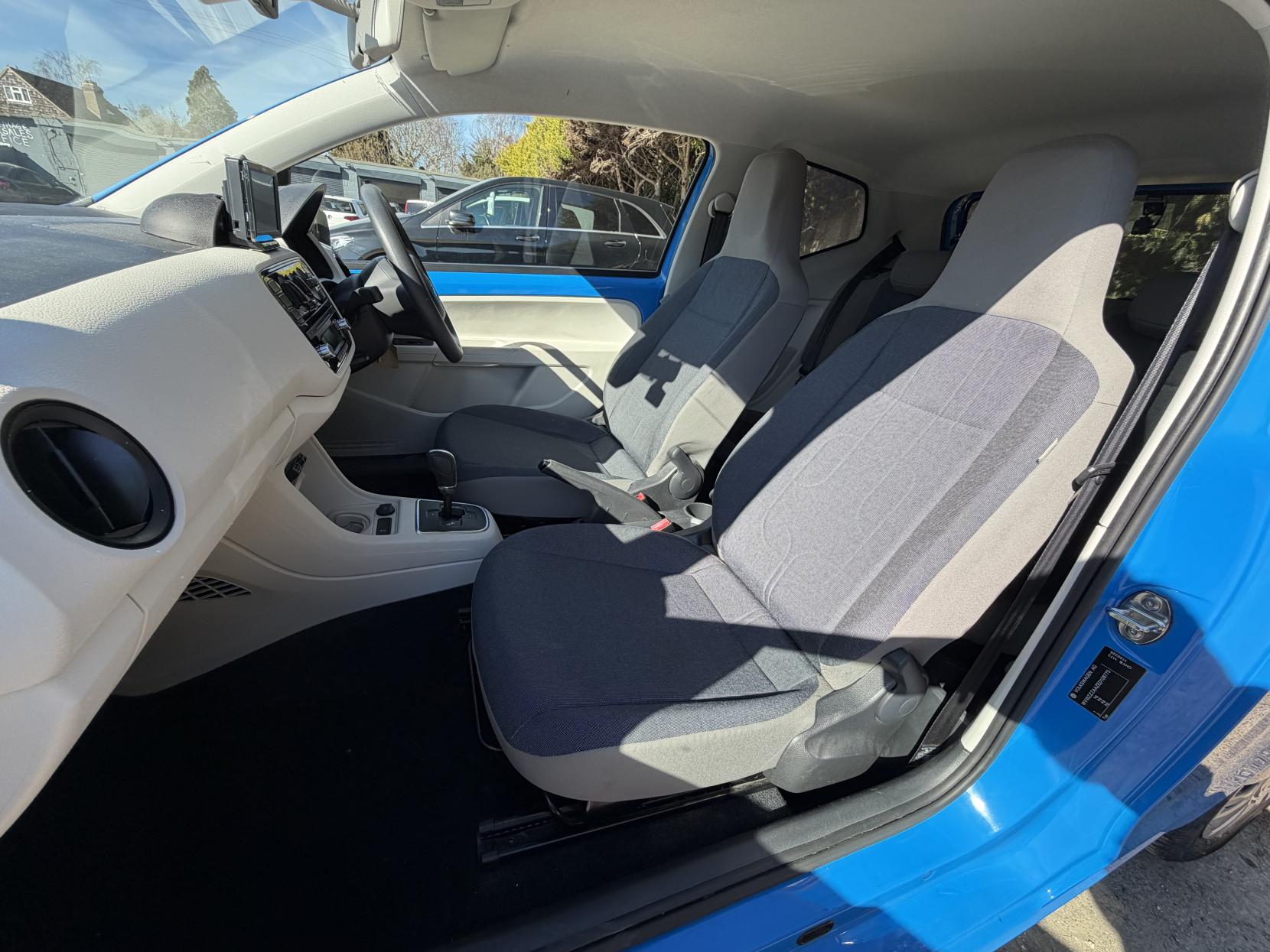 Volkswagen up! 1.0 Move up! Hatchback 3dr Petrol ASG Euro 6 (60 ps)