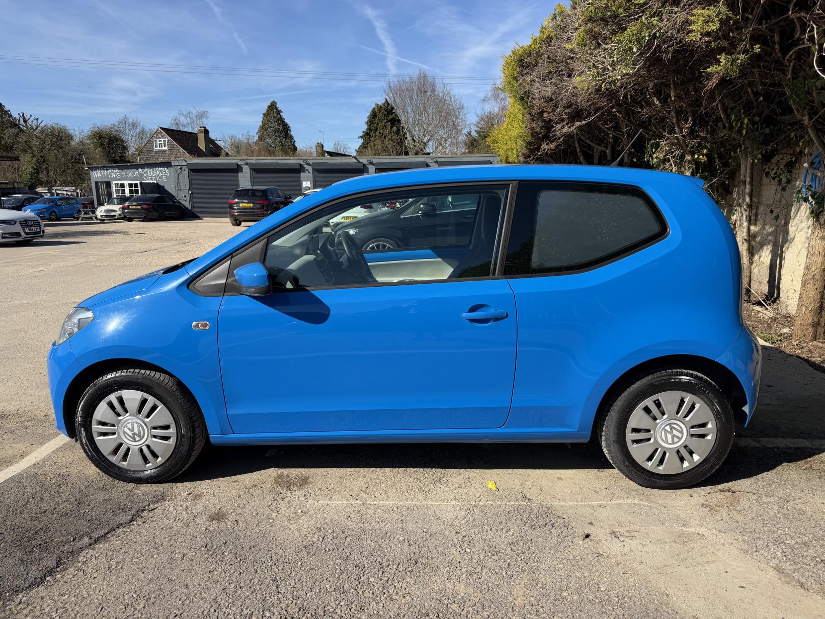Volkswagen up! 1.0 Move up! Hatchback 3dr Petrol ASG Euro 6 (60 ps)