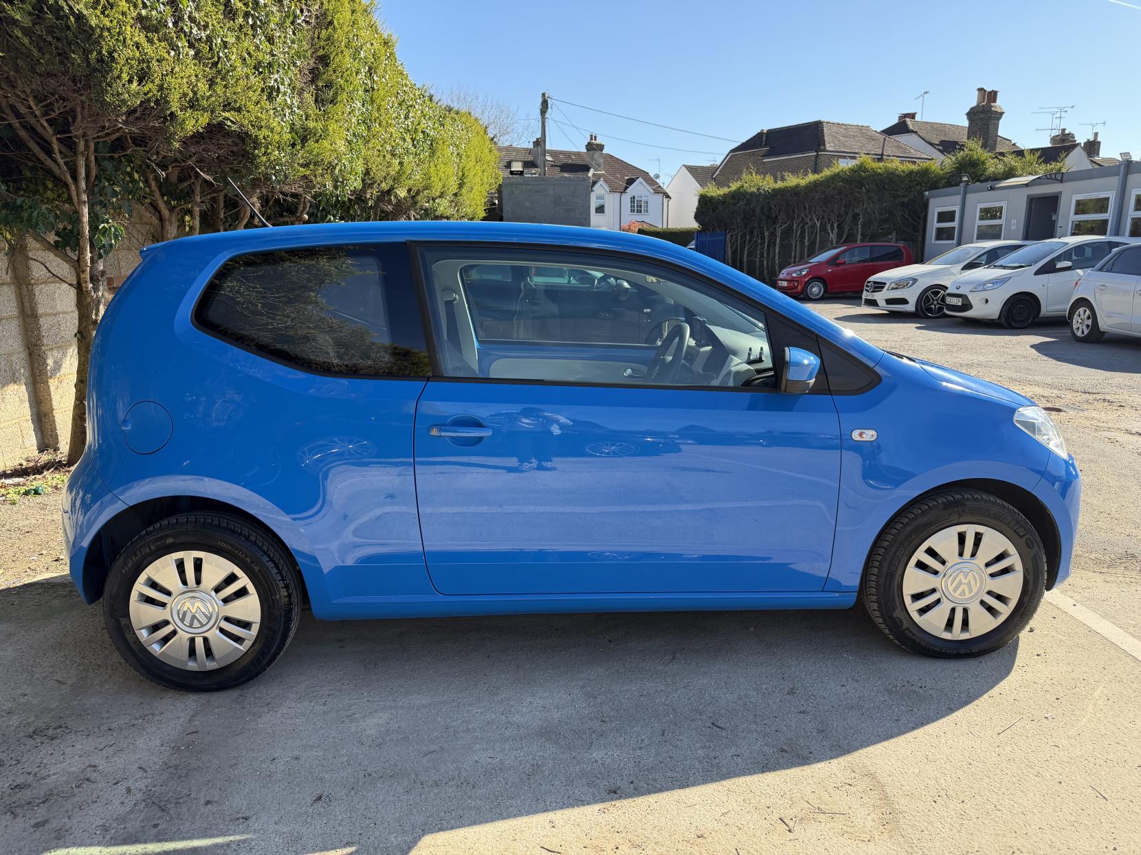 Volkswagen up! 1.0 Move up! Hatchback 3dr Petrol ASG Euro 6 (60 ps)