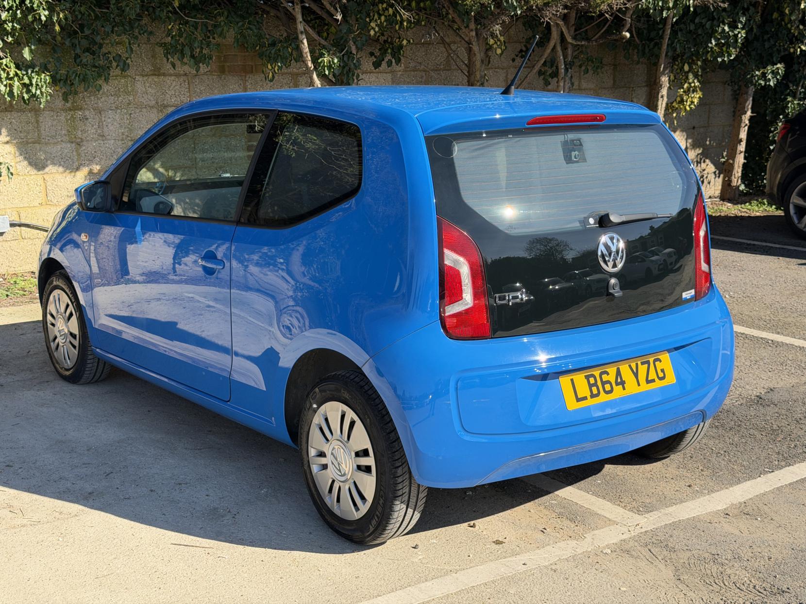 Volkswagen up! 1.0 Move up! Hatchback 3dr Petrol ASG Euro 6 (60 ps)