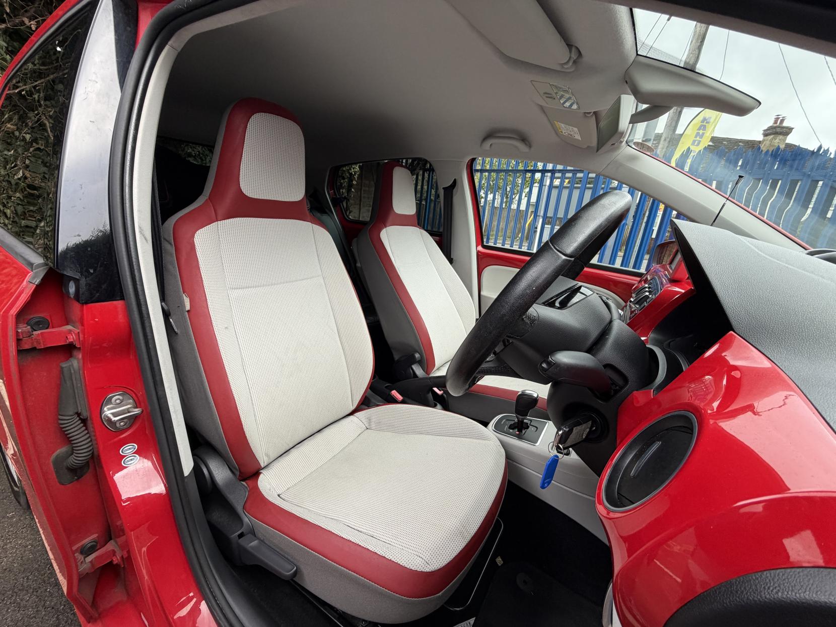 Volkswagen up! 1.0 High up! Hatchback 5dr Petrol ASG Euro 6 (75 ps)