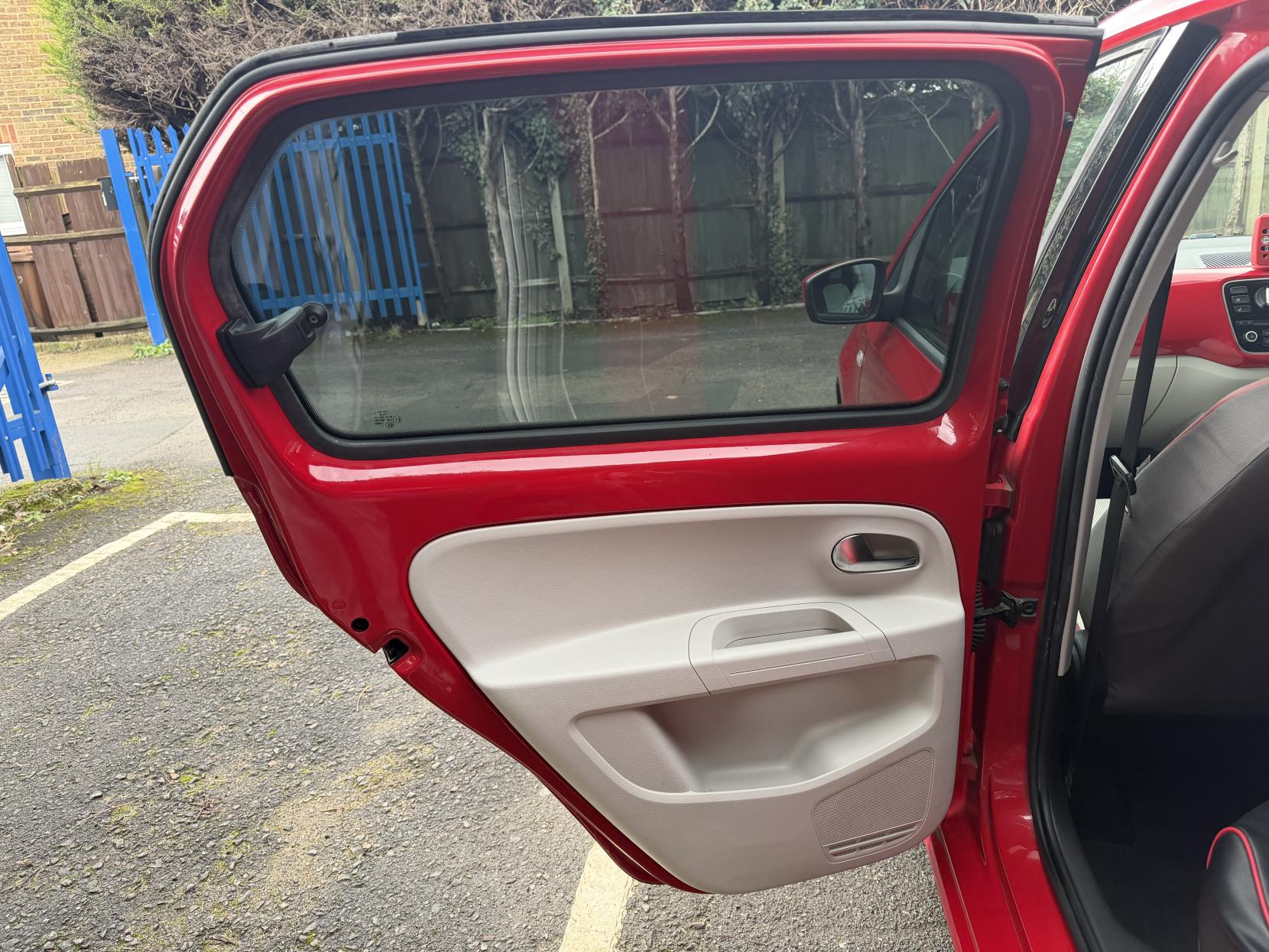 Volkswagen up! 1.0 High up! Hatchback 5dr Petrol ASG Euro 6 (75 ps)