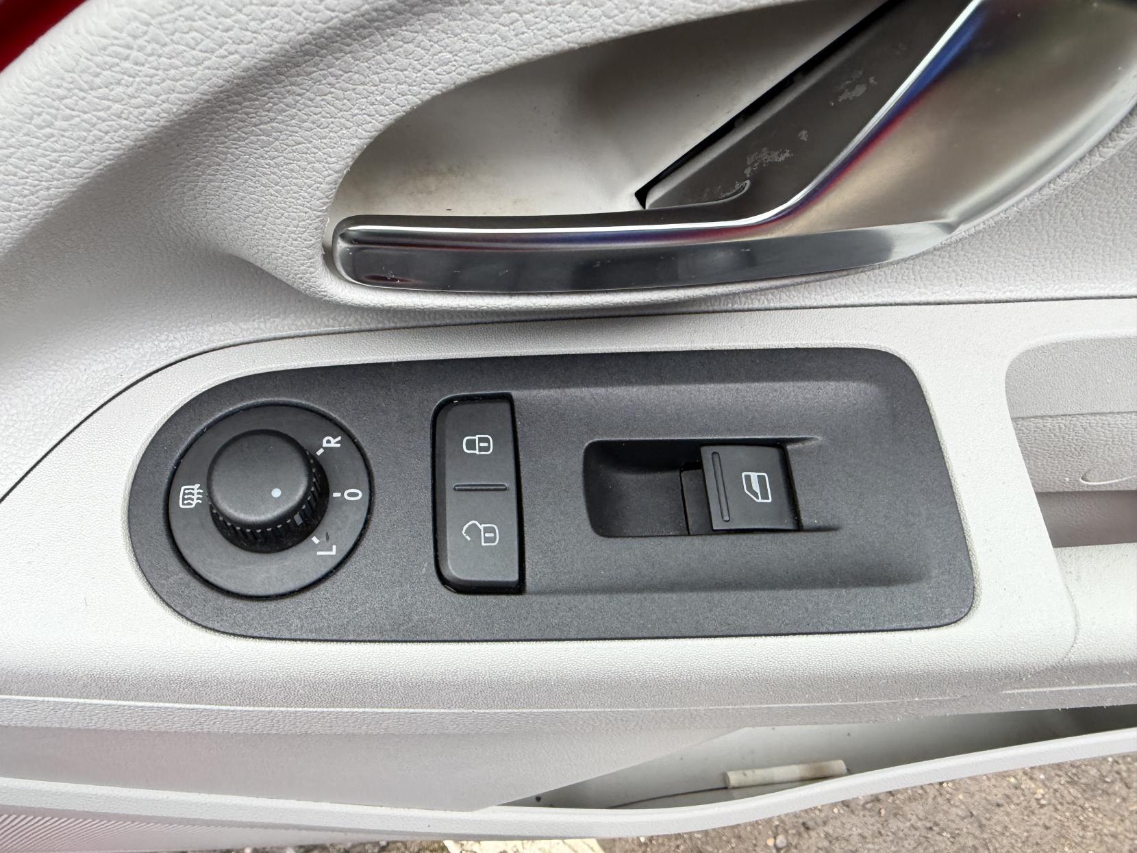 Volkswagen up! 1.0 High up! Hatchback 5dr Petrol ASG Euro 6 (75 ps)