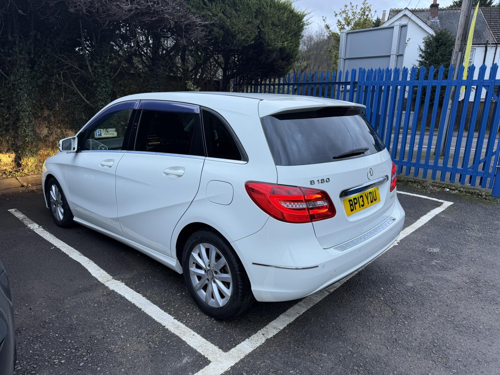 Mercedes-Benz B Class 1.6 B180 BlueEfficiency Sport MPV 5dr Petrol 7G-DCT Euro 5 (s/s) (122 ps)