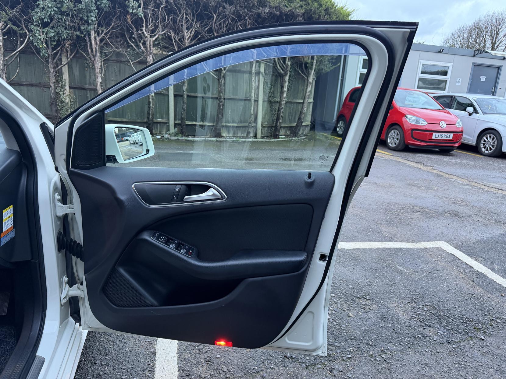 Mercedes-Benz B Class 1.6 B180 BlueEfficiency Sport MPV 5dr Petrol 7G-DCT Euro 5 (s/s) (122 ps)