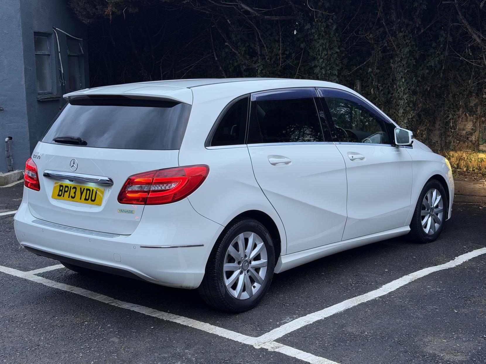 Mercedes-Benz B Class 1.6 B180 BlueEfficiency Sport MPV 5dr Petrol 7G-DCT Euro 5 (s/s) (122 ps)