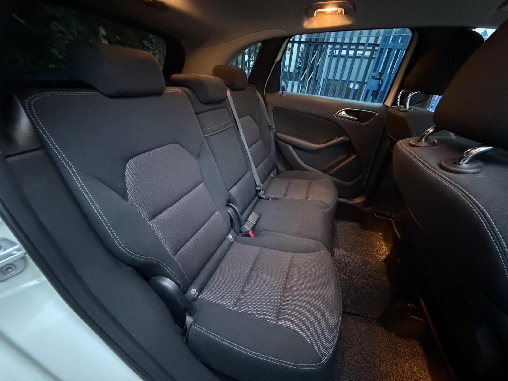 Mercedes-Benz B Class 1.6 B180 BlueEfficiency Sport MPV 5dr Petrol 7G-DCT Euro 5 (s/s) (122 ps)