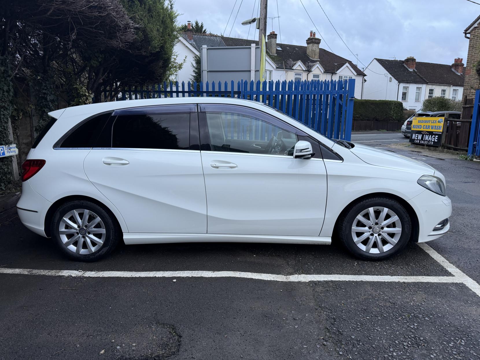 Mercedes-Benz B Class 1.6 B180 BlueEfficiency Sport MPV 5dr Petrol 7G-DCT Euro 5 (s/s) (122 ps)