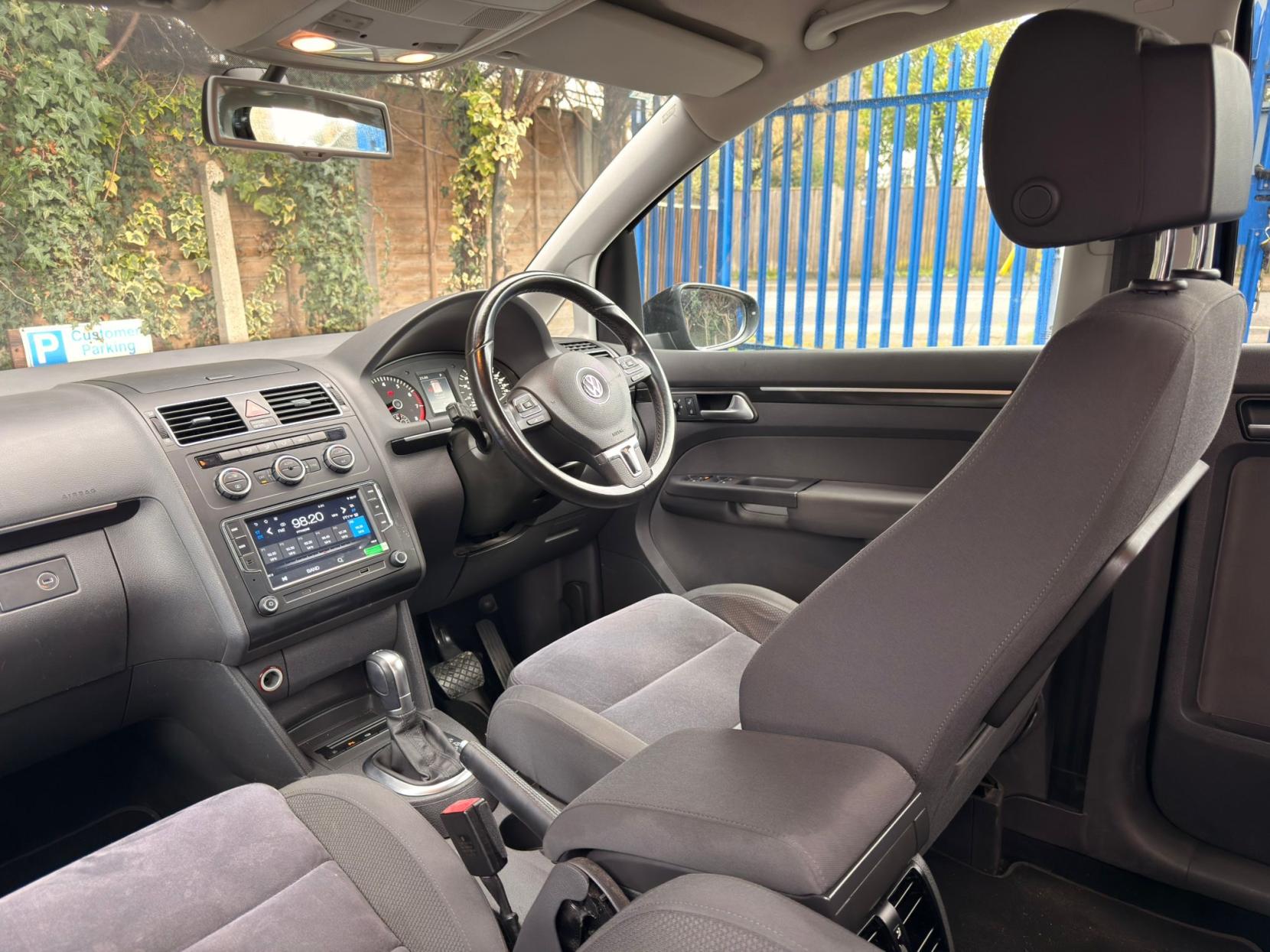 Volkswagen Touran 1.4 TSI SE MPV 5dr Petrol DSG Euro 5 (140 ps)