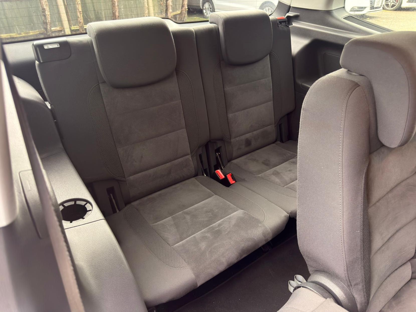 Volkswagen Touran 1.4 TSI SE MPV 5dr Petrol DSG Euro 5 (140 ps)