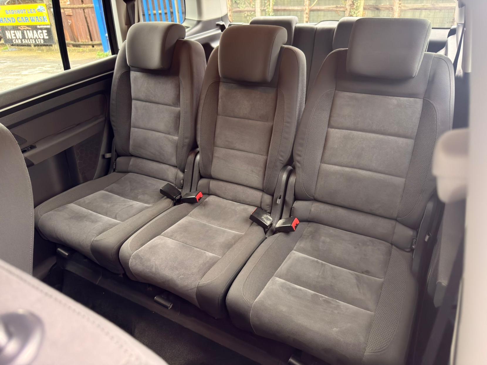 Volkswagen Touran 1.4 TSI SE MPV 5dr Petrol DSG Euro 5 (140 ps)