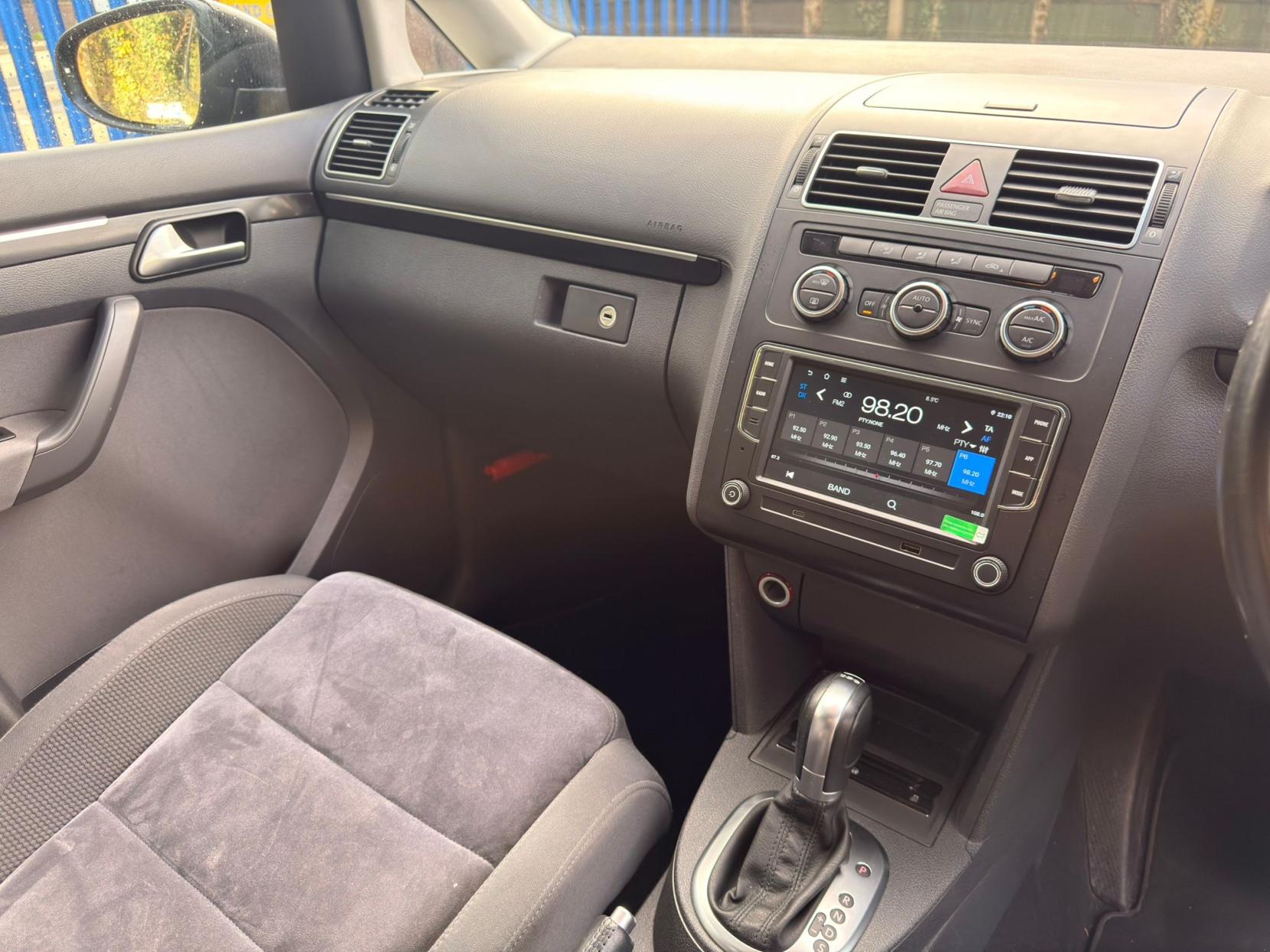 Volkswagen Touran 1.4 TSI SE MPV 5dr Petrol DSG Euro 5 (140 ps)