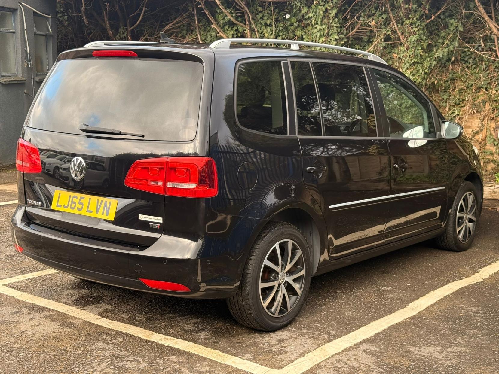 Volkswagen Touran 1.4 TSI SE MPV 5dr Petrol DSG Euro 5 (140 ps)