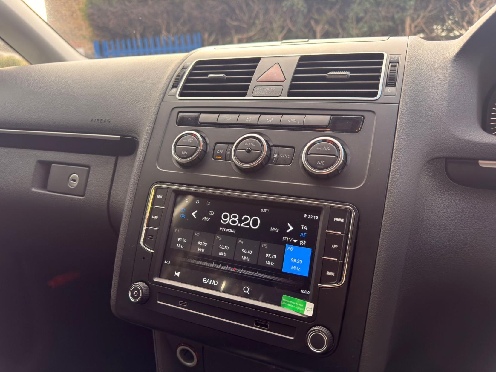 Volkswagen Touran 1.4 TSI SE MPV 5dr Petrol DSG Euro 5 (140 ps)