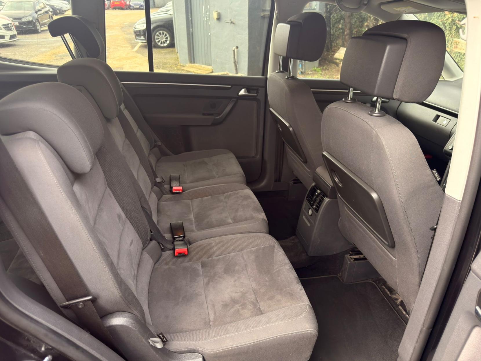 Volkswagen Touran 1.4 TSI SE MPV 5dr Petrol DSG Euro 5 (140 ps)