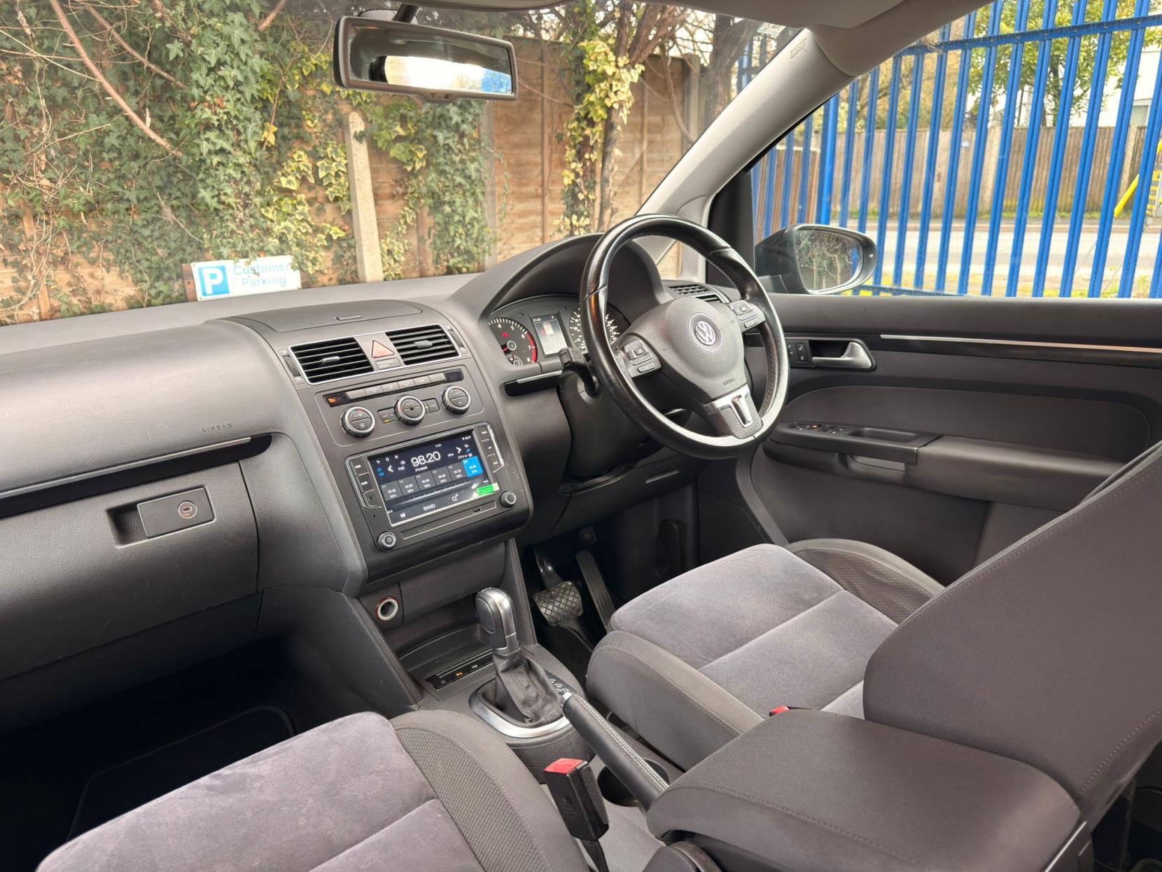 Volkswagen Touran 1.4 TSI SE MPV 5dr Petrol DSG Euro 5 (140 ps)