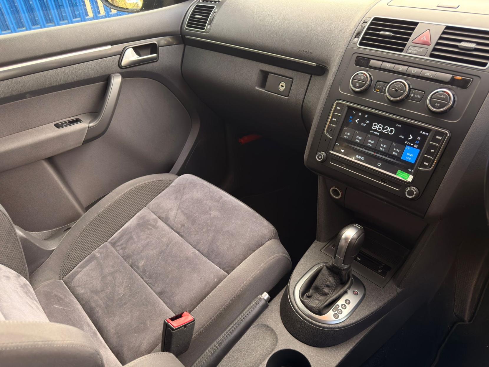 Volkswagen Touran 1.4 TSI SE MPV 5dr Petrol DSG Euro 5 (140 ps)