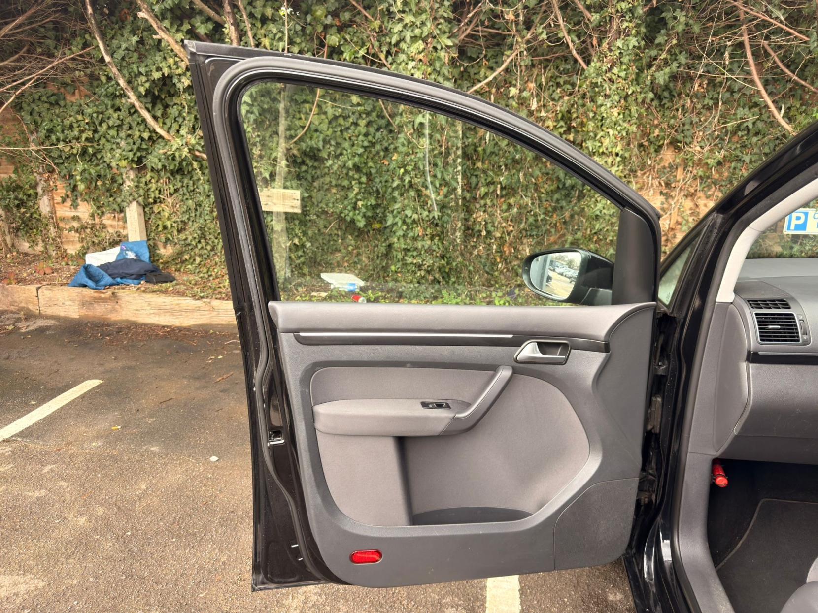 Volkswagen Touran 1.4 TSI SE MPV 5dr Petrol DSG Euro 5 (140 ps)