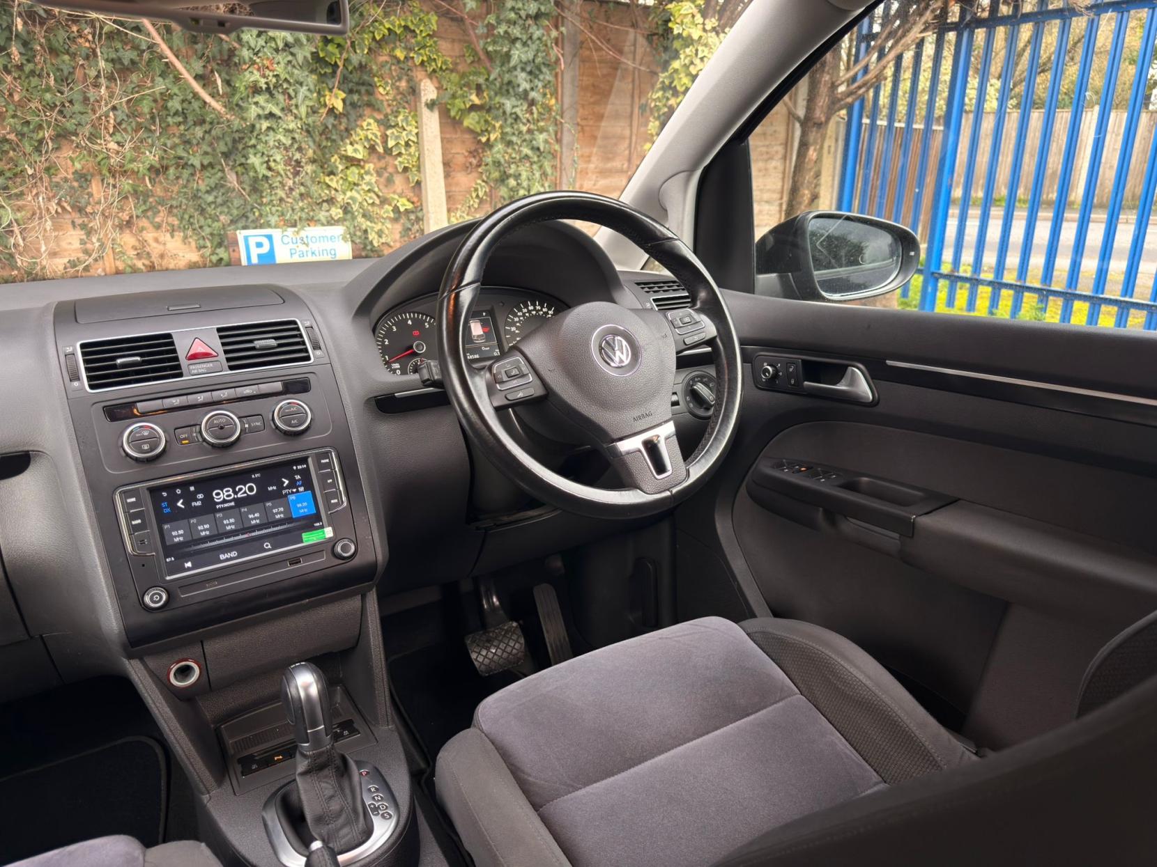 Volkswagen Touran 1.4 TSI SE MPV 5dr Petrol DSG Euro 5 (140 ps)