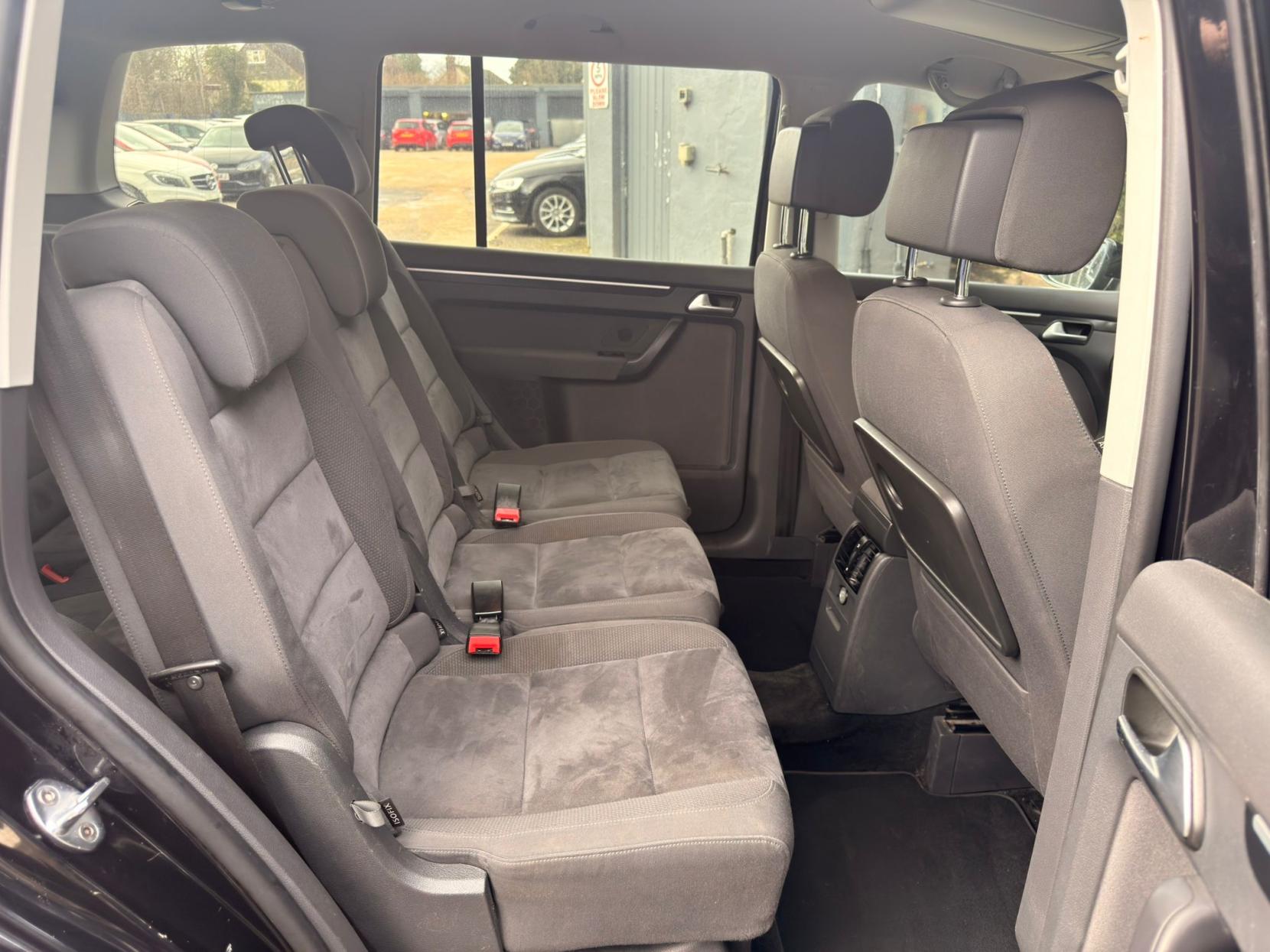 Volkswagen Touran 1.4 TSI SE MPV 5dr Petrol DSG Euro 5 (140 ps)